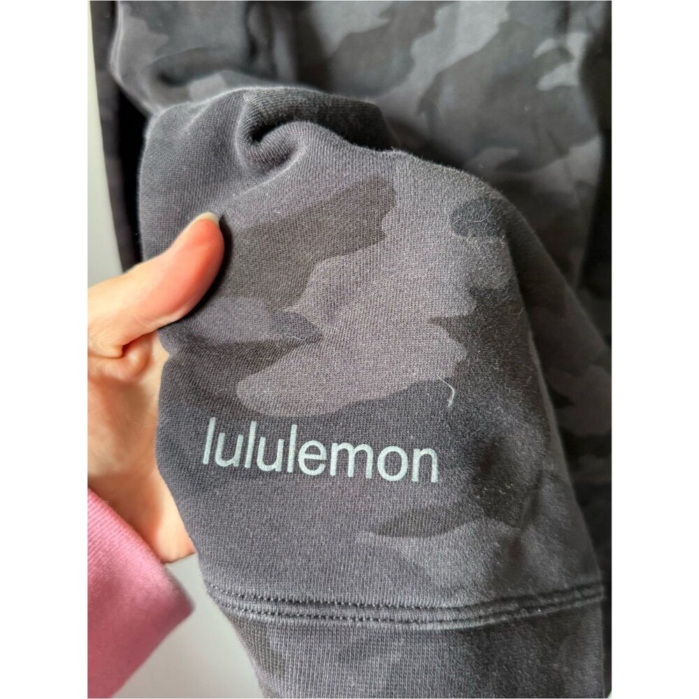 Lululemon Perfectly Oversized Camo Crew Size 6 - Picture 4 of 4